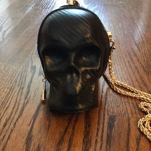 McQueen like skull bag.